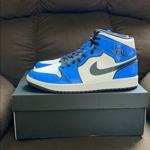 Air Jordan 1 MID SE